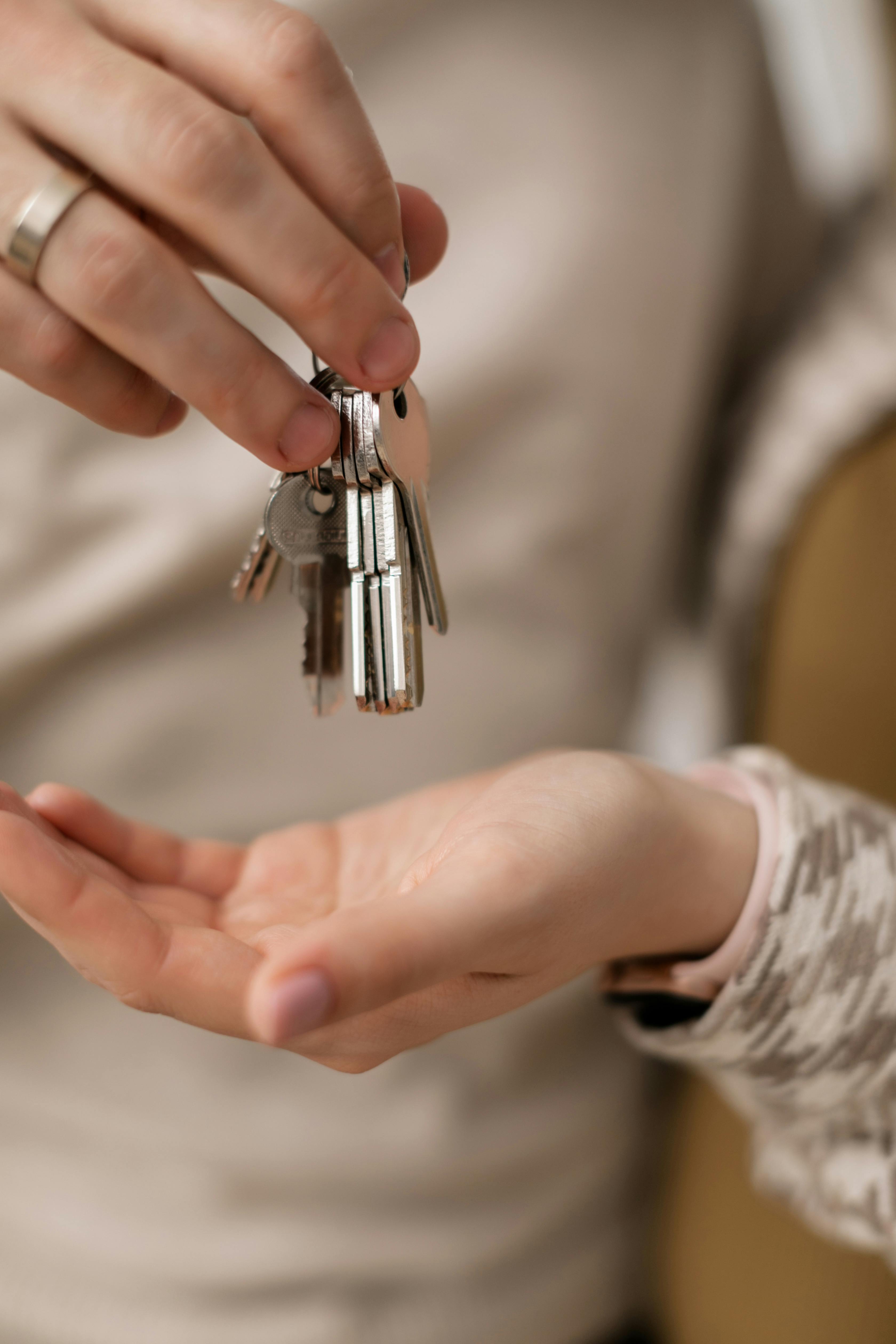 Llaves de apartamento entregadas